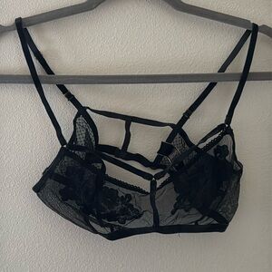 Victoria’s Secret Dream Girls black sheer floral velvet trim bra sz S‎